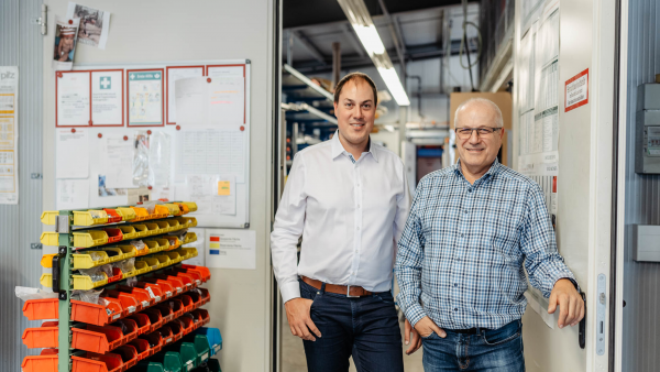 Karlheinz und Timo Fischer von Fischer Automation